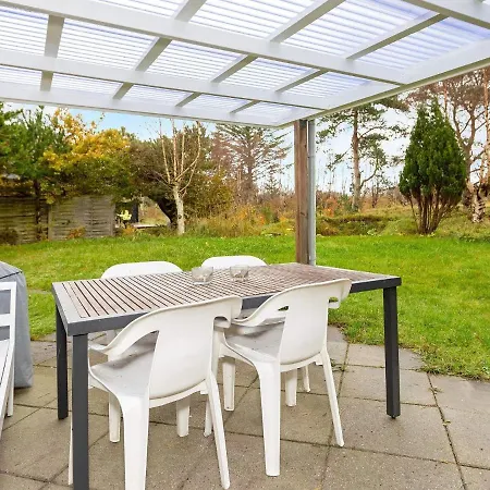 6 Person Holiday In Holiday home